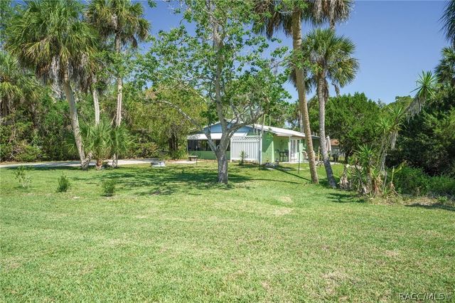 10709 W Halls River Road, Homosassa, FL 34448