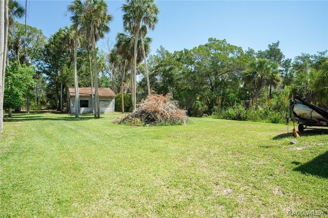 10709 W Halls River Road, Homosassa, FL 34448