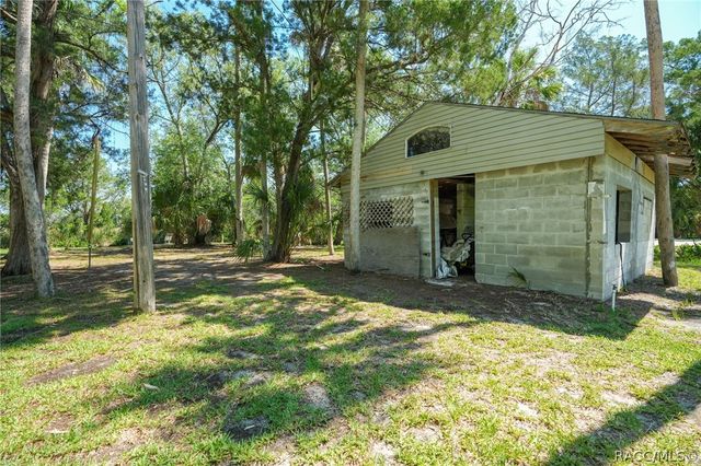 10709 W Halls River Road, Homosassa, FL 34448