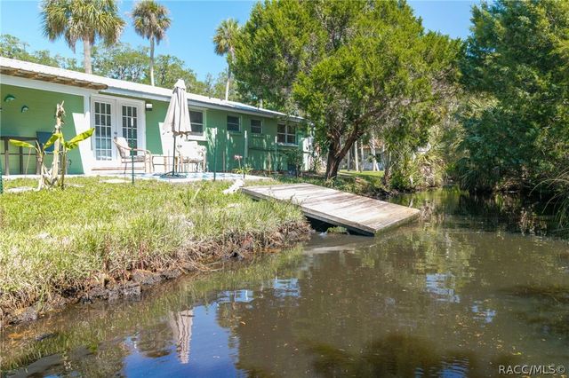 10709 W Halls River Road, Homosassa, FL 34448