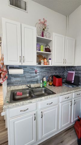 145 N Kealy Street 1, Lewisville, TX 75057