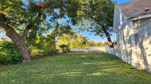 145 N Kealy Street 1, Lewisville, TX 75057