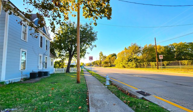 145 N Kealy Street 1, Lewisville, TX 75057