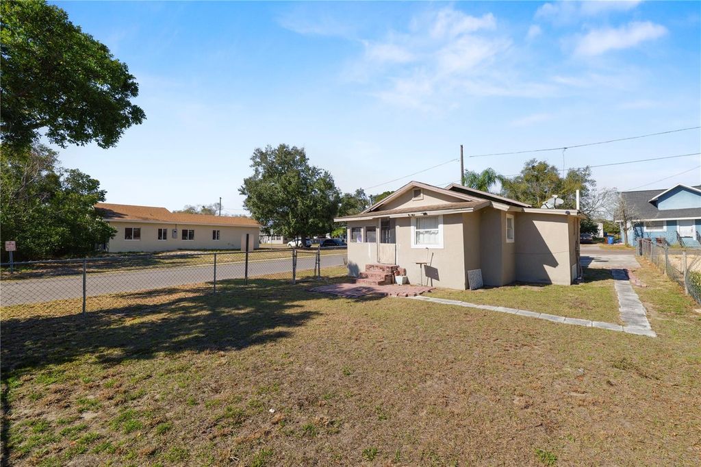 Image 23 of property listing at 1239 AVENUE K, Haines City, FL 33844