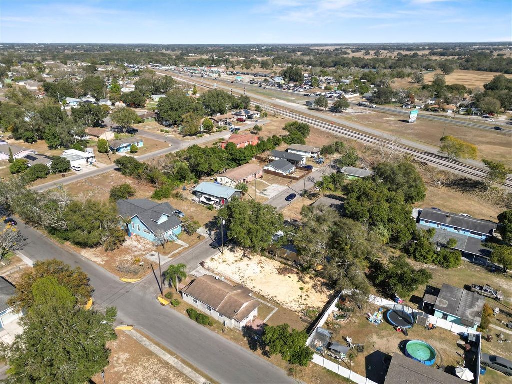 Image 27 of property listing at 1239 AVENUE K, Haines City, FL 33844