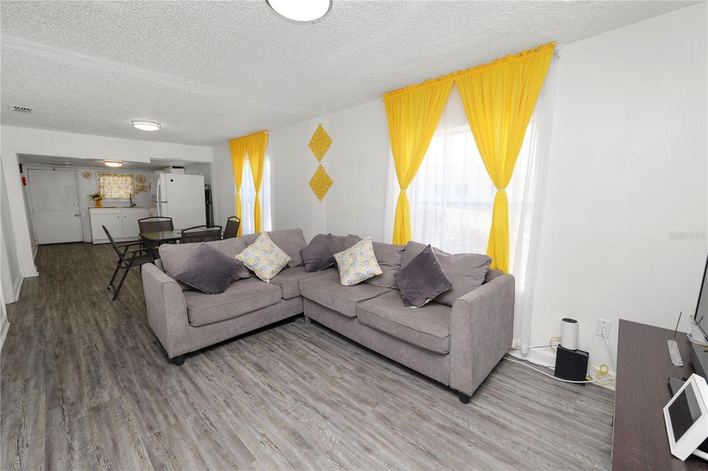 Image 5 of property listing at 1239 AVENUE K, Haines City, FL 33844