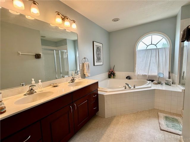 2570 King Arthur Way, Beavercreek, OH 45431