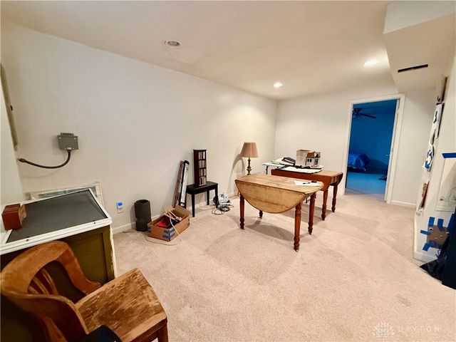 2570 King Arthur Way, Beavercreek, OH 45431