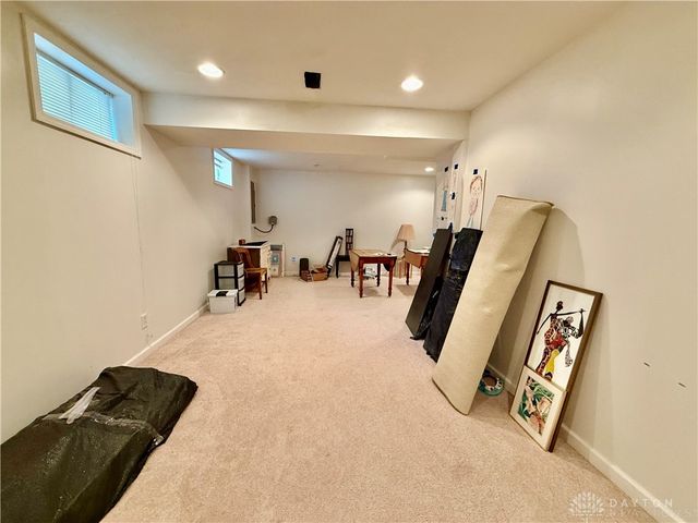 2570 King Arthur Way, Beavercreek, OH 45431