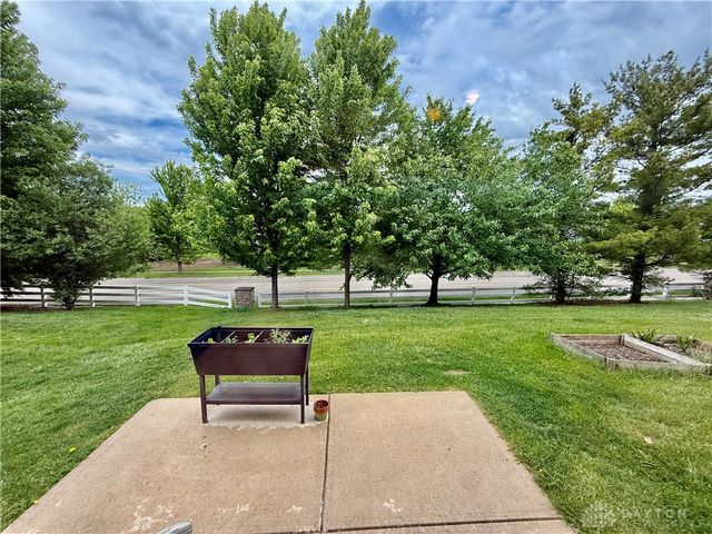 2570 King Arthur Way, Beavercreek, OH 45431