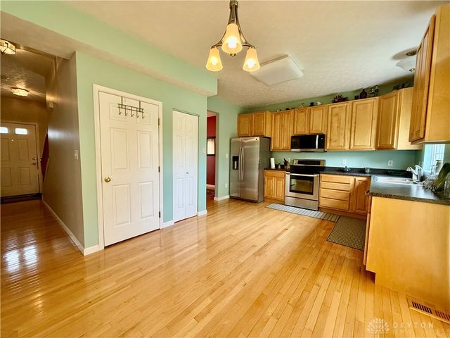2570 King Arthur Way, Beavercreek, OH 45431