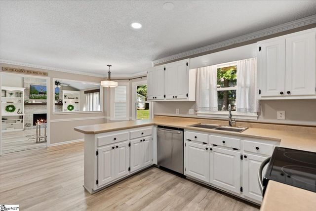 4 Foxworth Court, Simpsonville, SC 29680