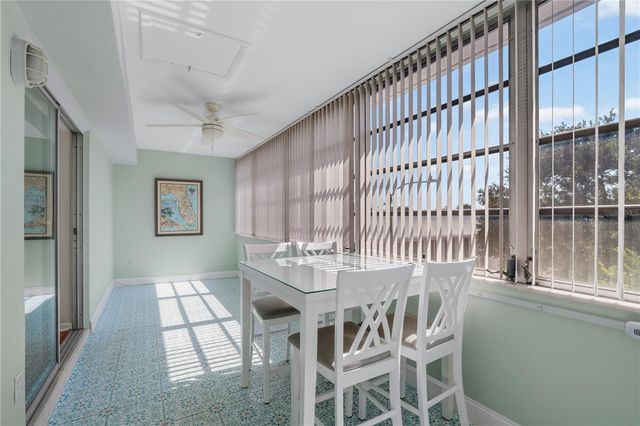 7801 11TH STREET N 302, St Petersburg, FL 33702