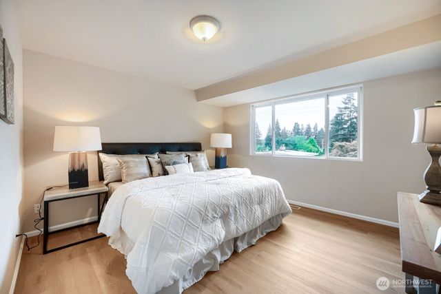 58 157th Avenue SE, Bellevue, WA 98008