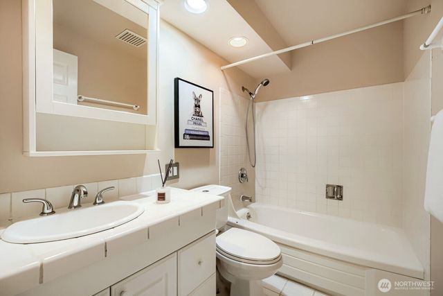 58 157th Avenue SE, Bellevue, WA 98008