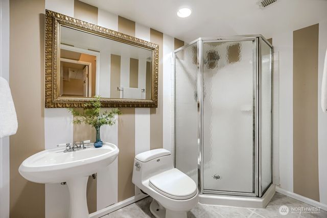 58 157th Avenue SE, Bellevue, WA 98008