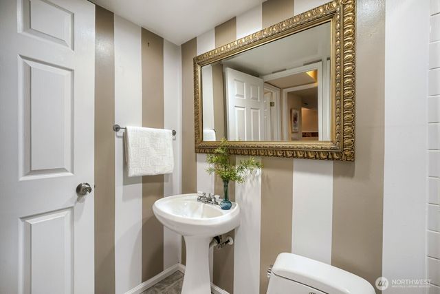 58 157th Avenue SE, Bellevue, WA 98008