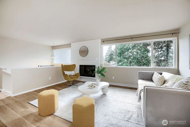 58 157th Avenue SE, Bellevue, WA 98008