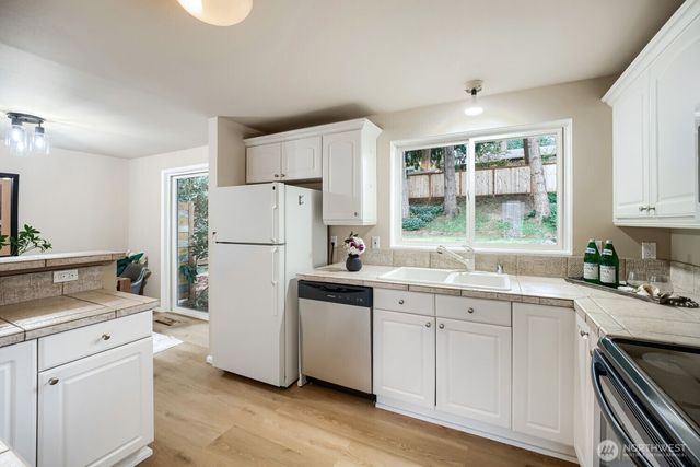 58 157th Avenue SE, Bellevue, WA 98008