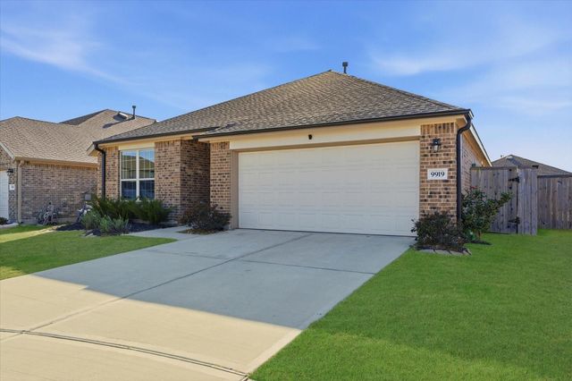 9919 Kingston Liberty Lane, Baytown, TX 77521