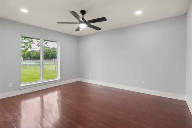 600 Pierce Road, Red Oak, TX 75154