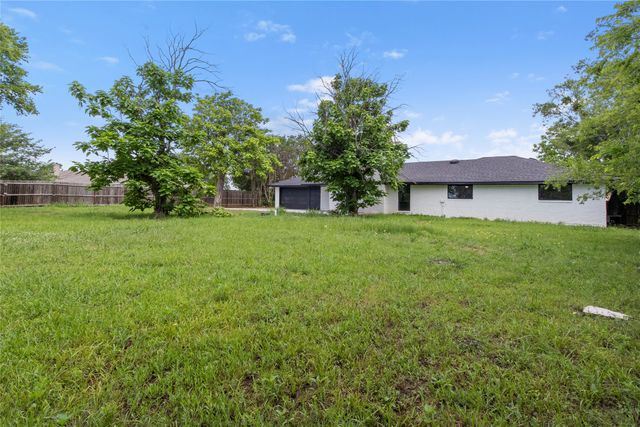 600 Pierce Road, Red Oak, TX 75154