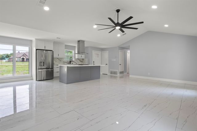 600 Pierce Road, Red Oak, TX 75154