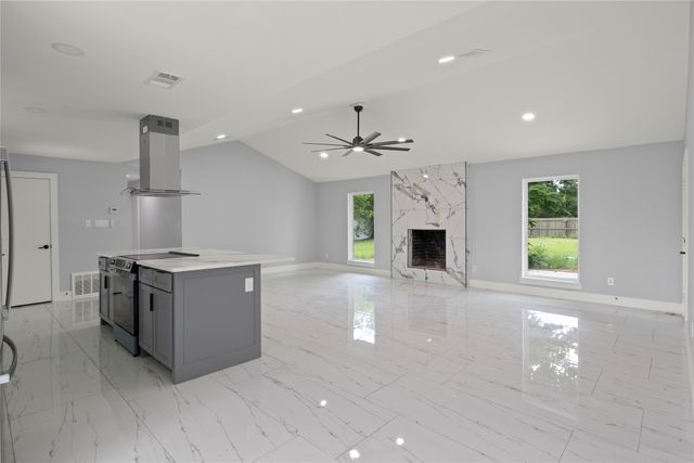 600 Pierce Road, Red Oak, TX 75154