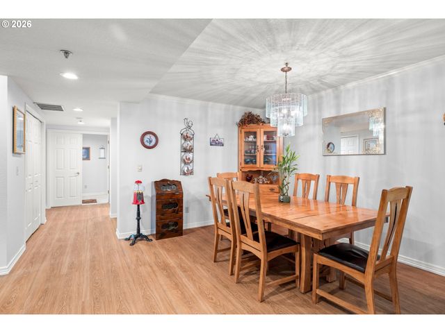 15420 Ne KNOTT St 18, Portland, OR 97230