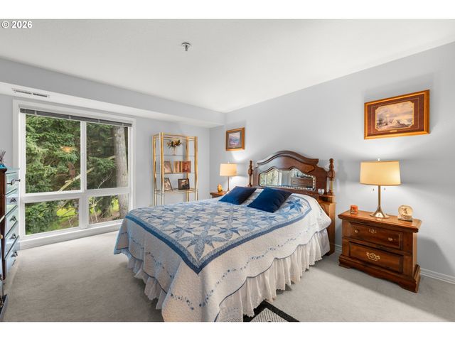 15420 Ne KNOTT St 18, Portland, OR 97230