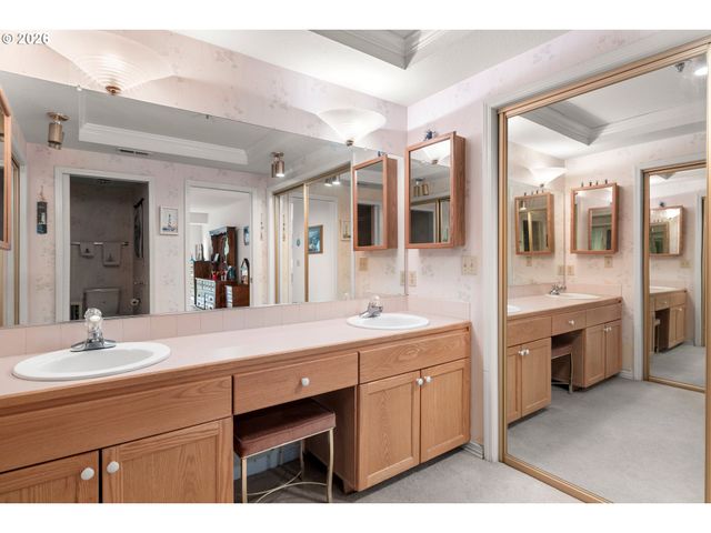 15420 Ne KNOTT St 18, Portland, OR 97230