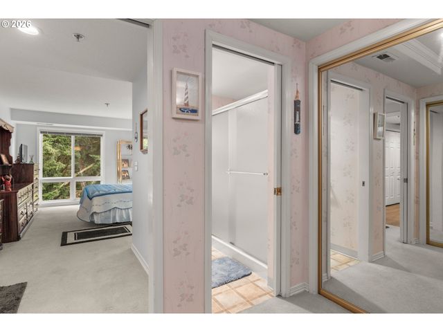 15420 Ne KNOTT St 18, Portland, OR 97230