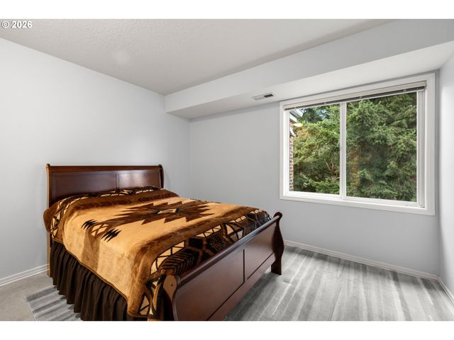 15420 Ne KNOTT St 18, Portland, OR 97230