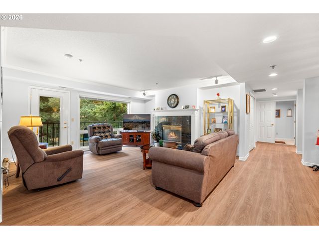 15420 Ne KNOTT St 18, Portland, OR 97230