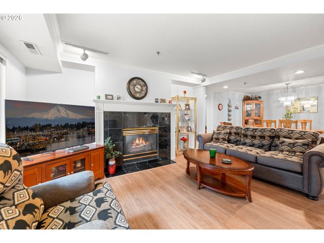 15420 Ne KNOTT St 18, Portland, OR 97230