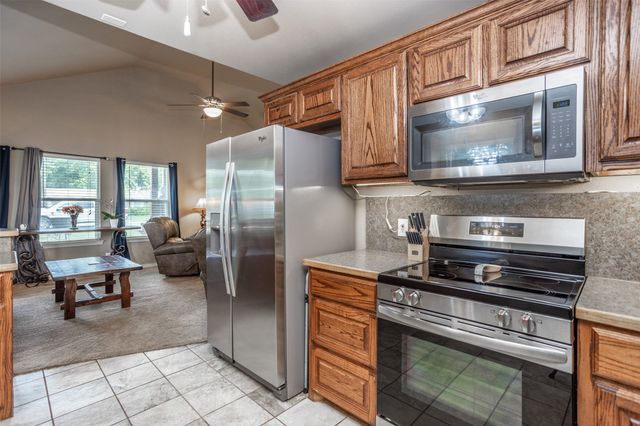 406 W Elm Street, Collinsville, TX 76233