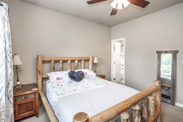 406 W Elm Street, Collinsville, TX 76233