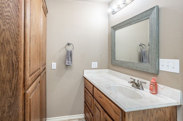 406 W Elm Street, Collinsville, TX 76233