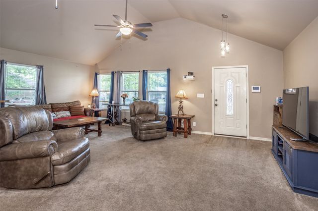 406 W Elm Street, Collinsville, TX 76233