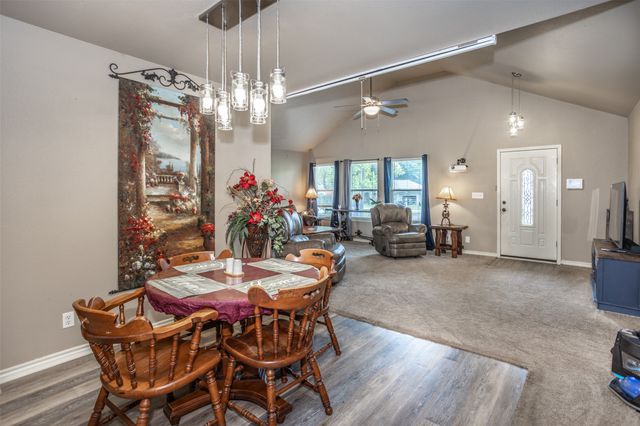 406 W Elm Street, Collinsville, TX 76233