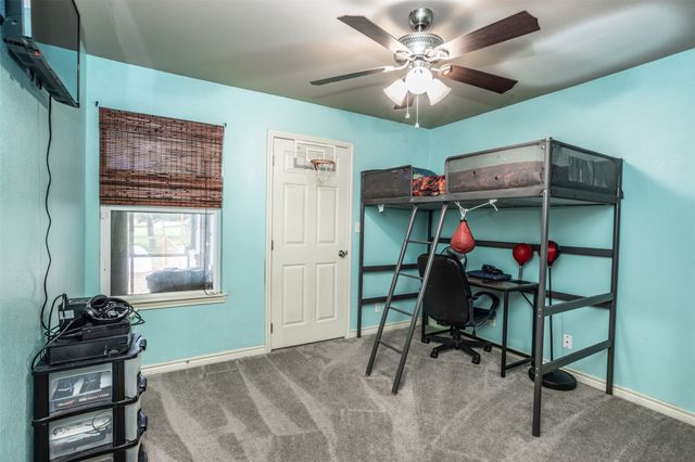 406 W Elm Street, Collinsville, TX 76233