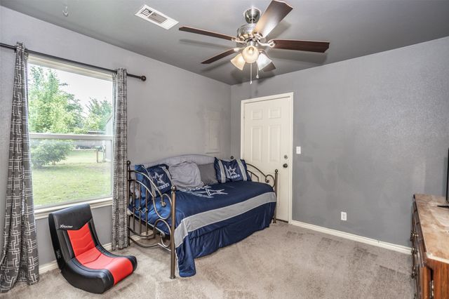 406 W Elm Street, Collinsville, TX 76233