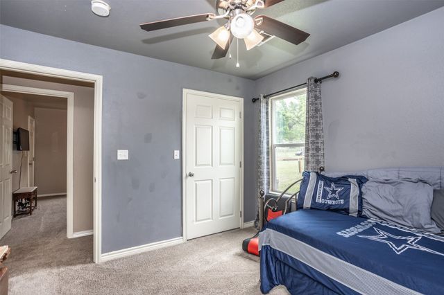 406 W Elm Street, Collinsville, TX 76233