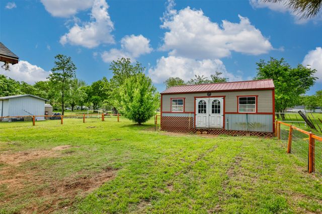 406 W Elm Street, Collinsville, TX 76233