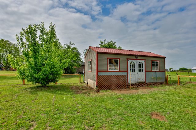 406 W Elm Street, Collinsville, TX 76233