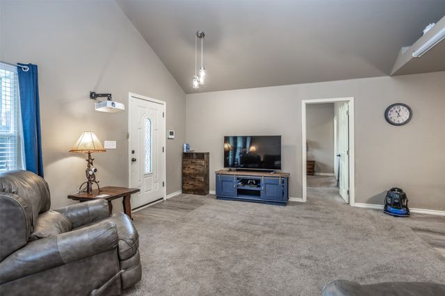 406 W Elm Street, Collinsville, TX 76233