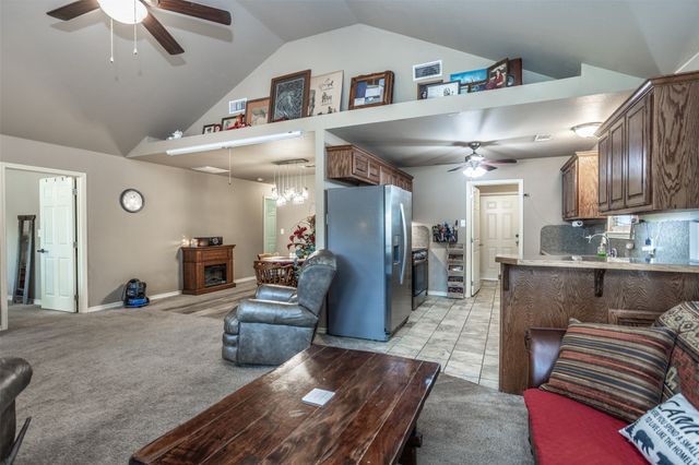 406 W Elm Street, Collinsville, TX 76233