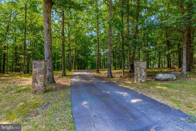 41185 CANTER LN, Paeonian Springs, VA 20129