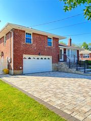 238 Jerome Street, Syosset, NY 11791