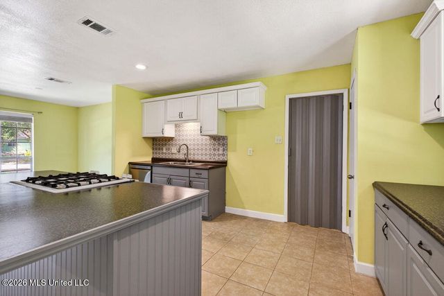 1301 Churchill Drive, Ocean Springs, MS 39564
